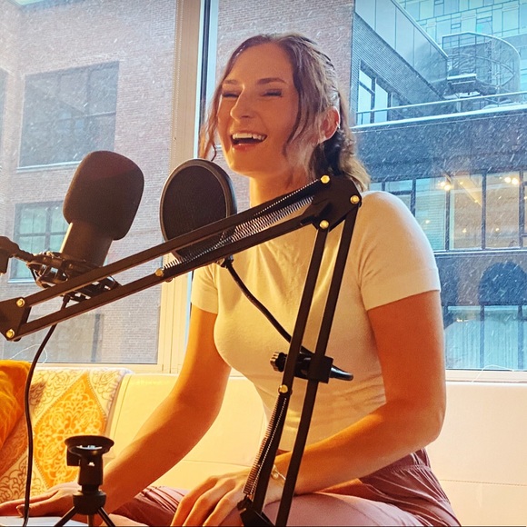 Meet your Posher, Amber - Picture 1 of 1